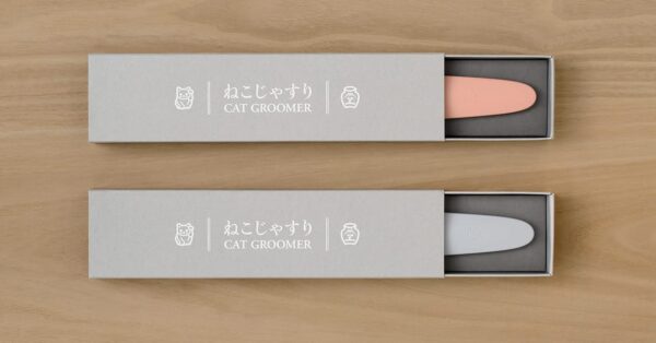 Nekojasuri Cat Groomer (Not a brush). The original. Patented, multi-awaded and expertly crafted in Japan to closely resemble a cat's tongue. Make your cat swoon! (Grey) - Image 4