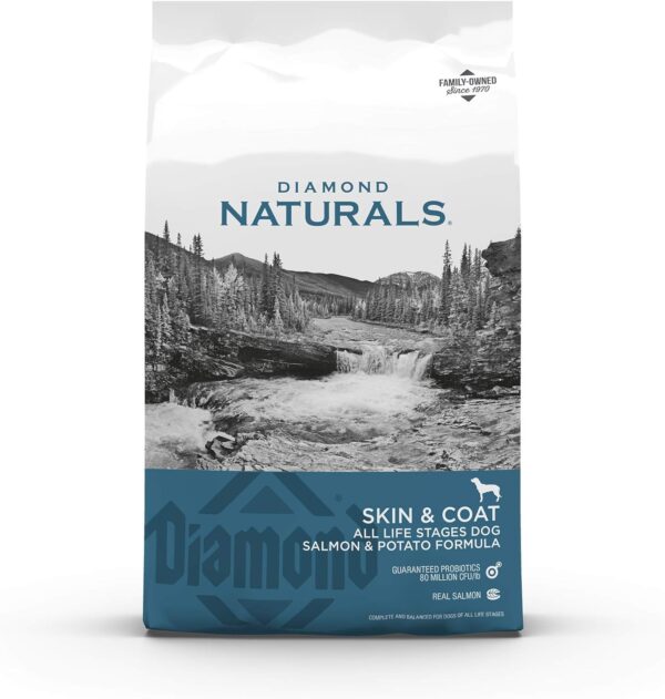 DIAMOND NATURALS Skin & Coat Real Meat Recipe Dry Dog Food with Wild Caught Salmon 30 Pound (Pack of 1)