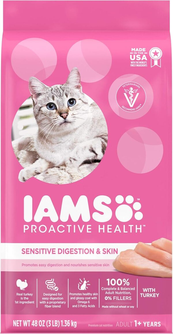 IAMS PROACTIVE HEALTH Adult Sensitive Digestion & Skin, Dry Cat Food with Turkey Cat Kibble, 3 lb. Bag